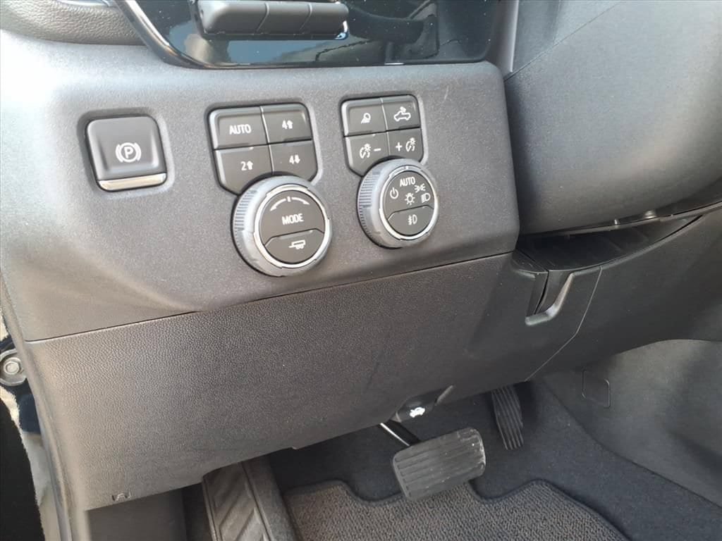 New 2026 Chevrolet Silverado 3500 High Country w/ Technology Package AWD/4WD image 15