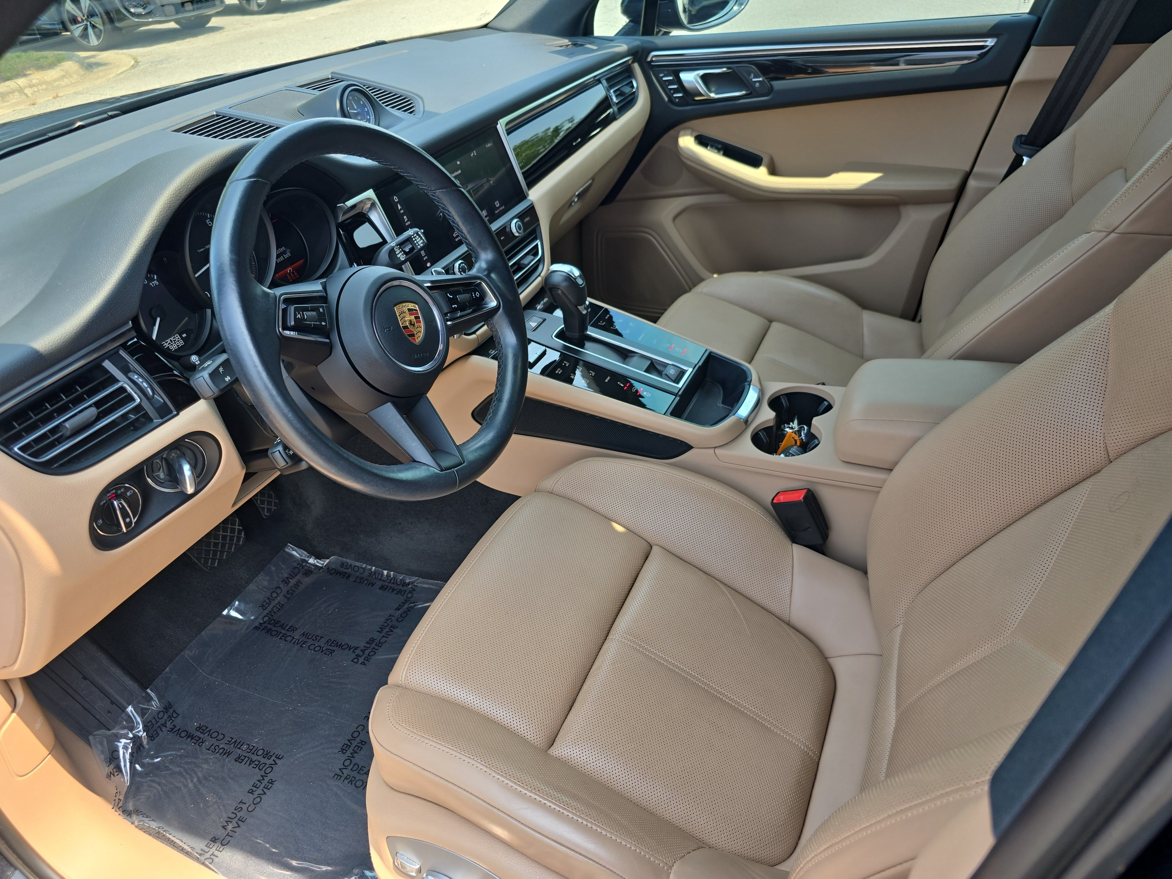 Used 2023 Porsche Macan Turbo AWD/4WD image 15