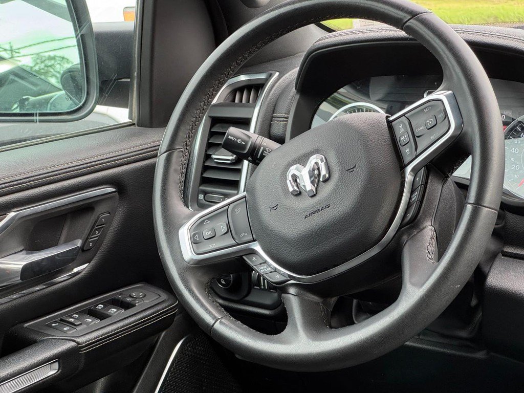 Used 2025 RAM 1500 Laramie AWD/4WD image 12