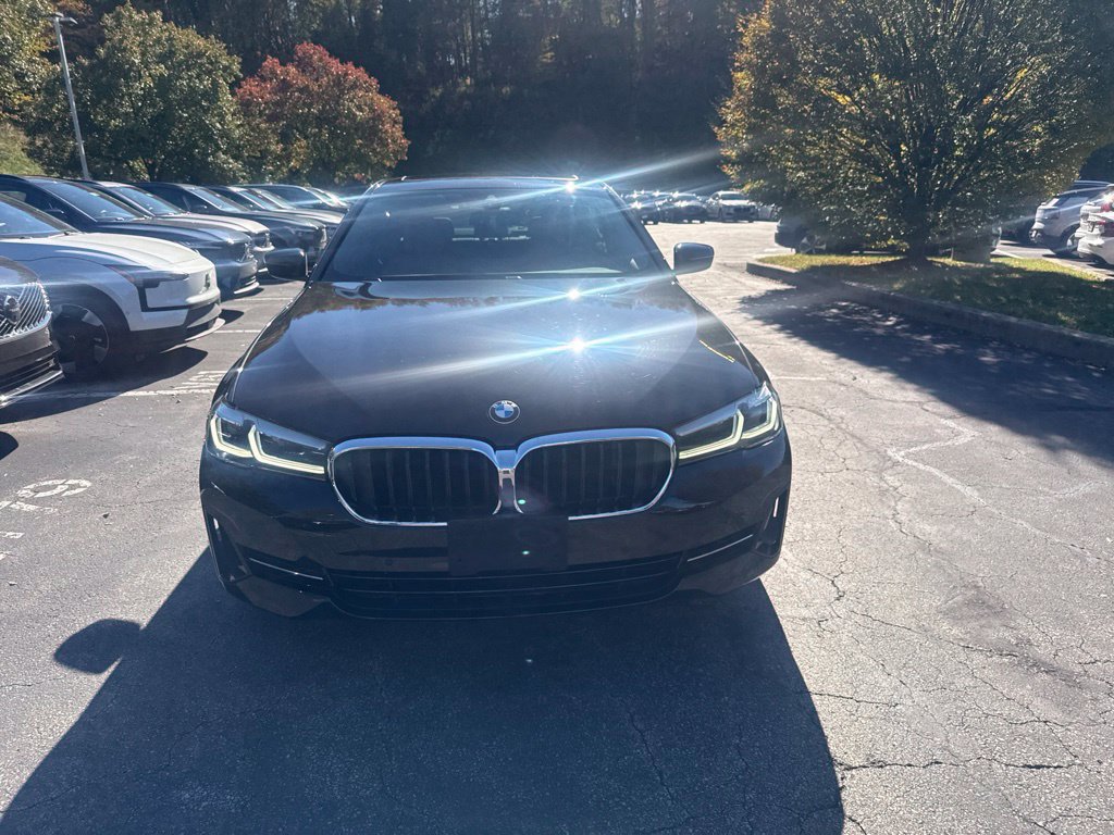 Used 2023 BMW 530i xDrive w/ Convenience Package AWD/4WD image 2