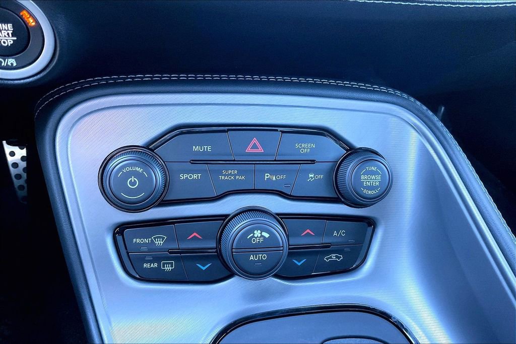 Used 2023 Dodge Challenger R/T w/ Plus Package image 30