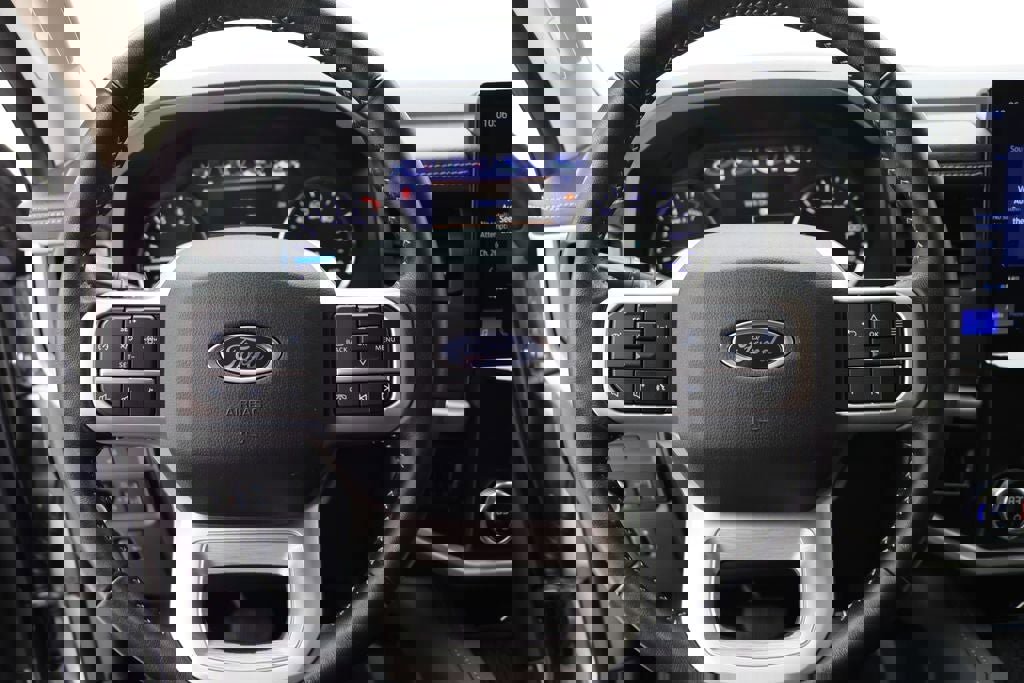 Used 2024 Ford Expedition XLT image 16