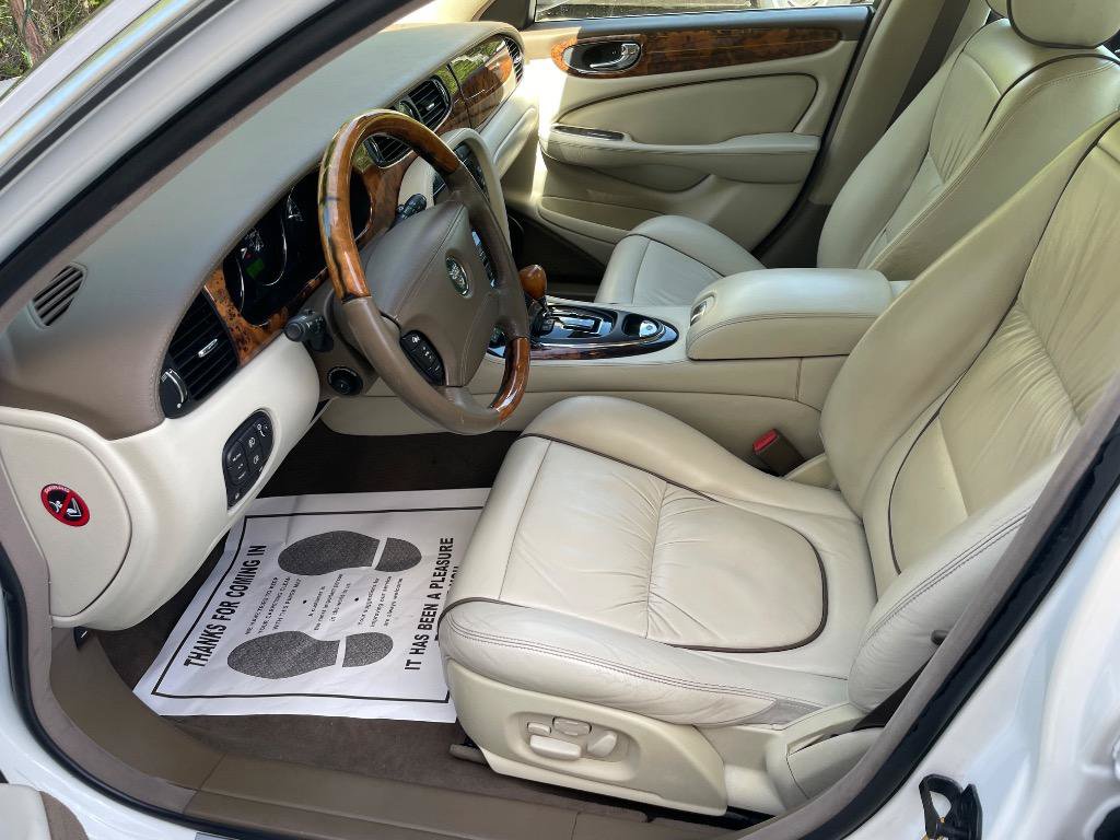 Used 2005 Jaguar XJ Vanden Plas RWD image 14
