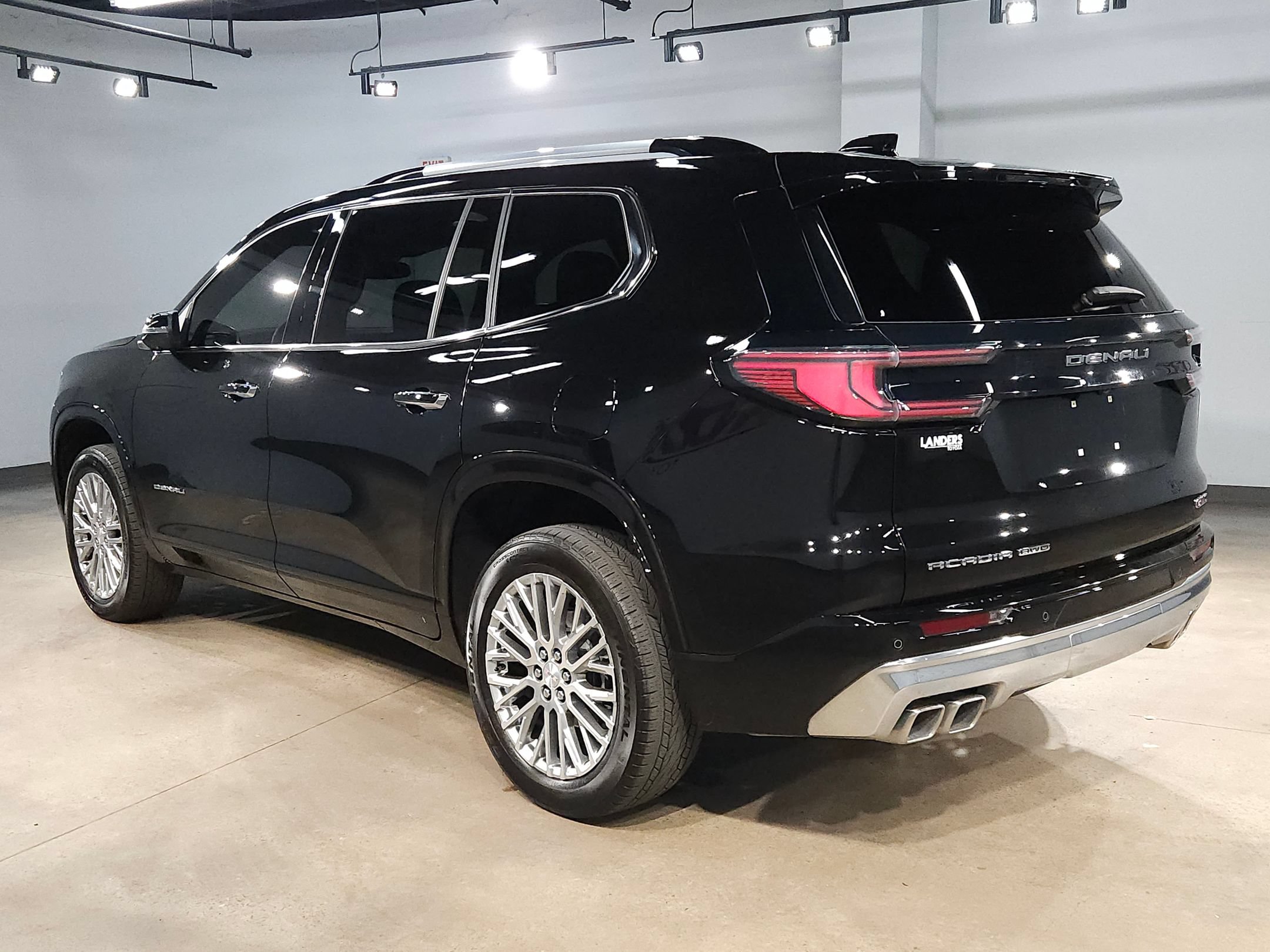 Used 2024 GMC Acadia Denali AWD/4WD image 5