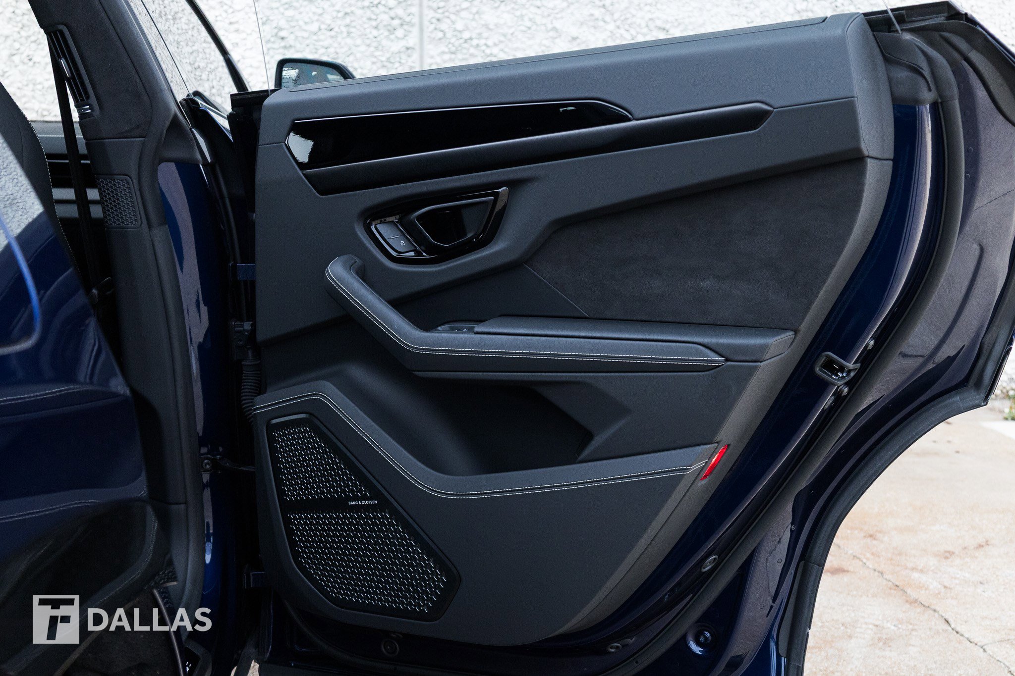 Used 2024 Lamborghini Urus S image 32