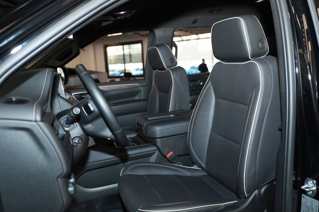 Used 2024 Chevrolet Suburban Premier image 11