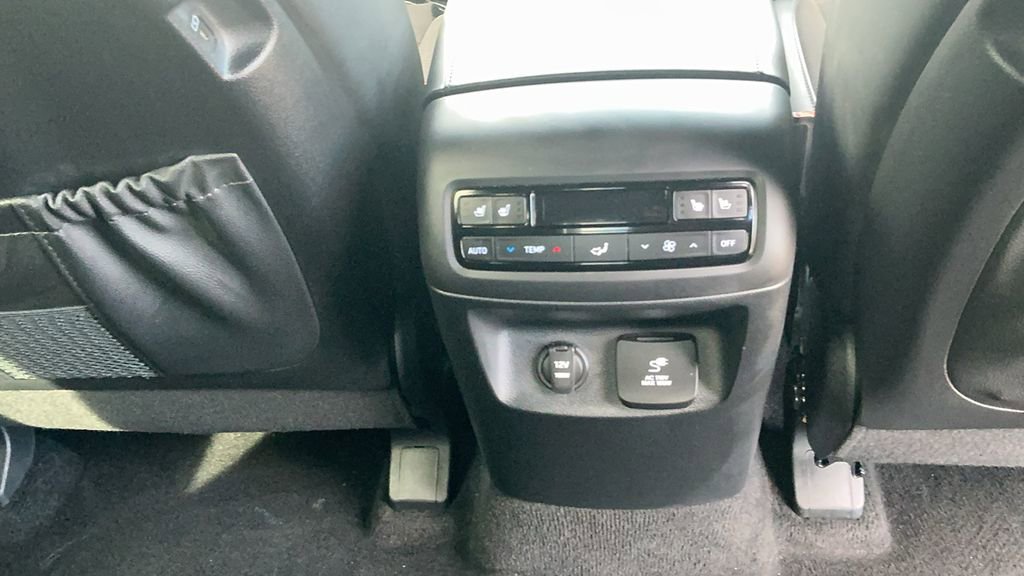 Used 2024 Hyundai Palisade Calligraphy image 17