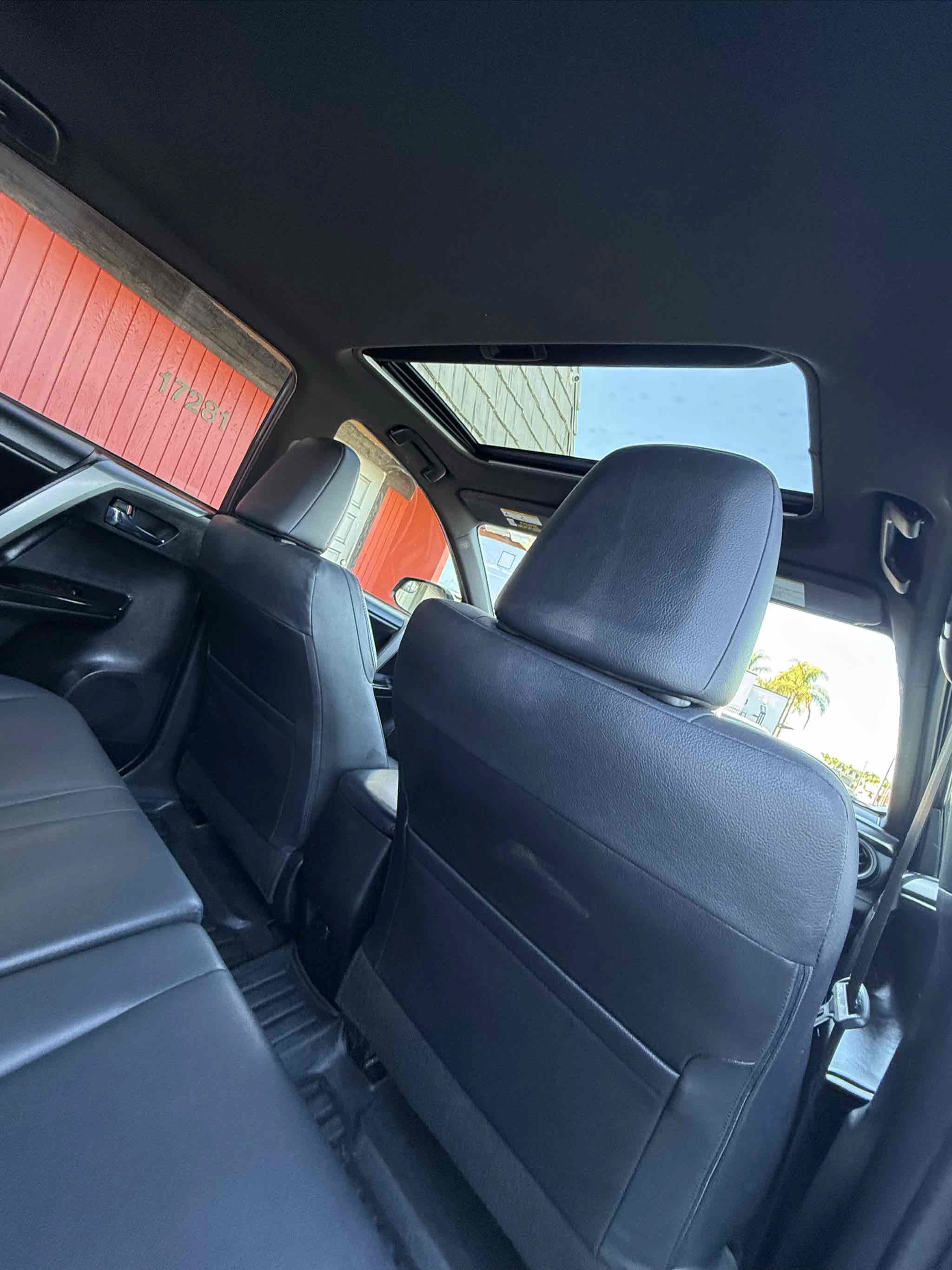 Used 2018 Toyota RAV4 SE w/ All Weather Liner Package FWD image 71