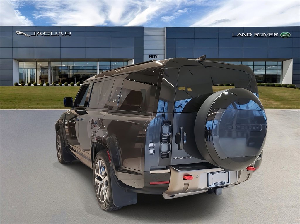 Used 2024 Land Rover Defender 130 X image 2