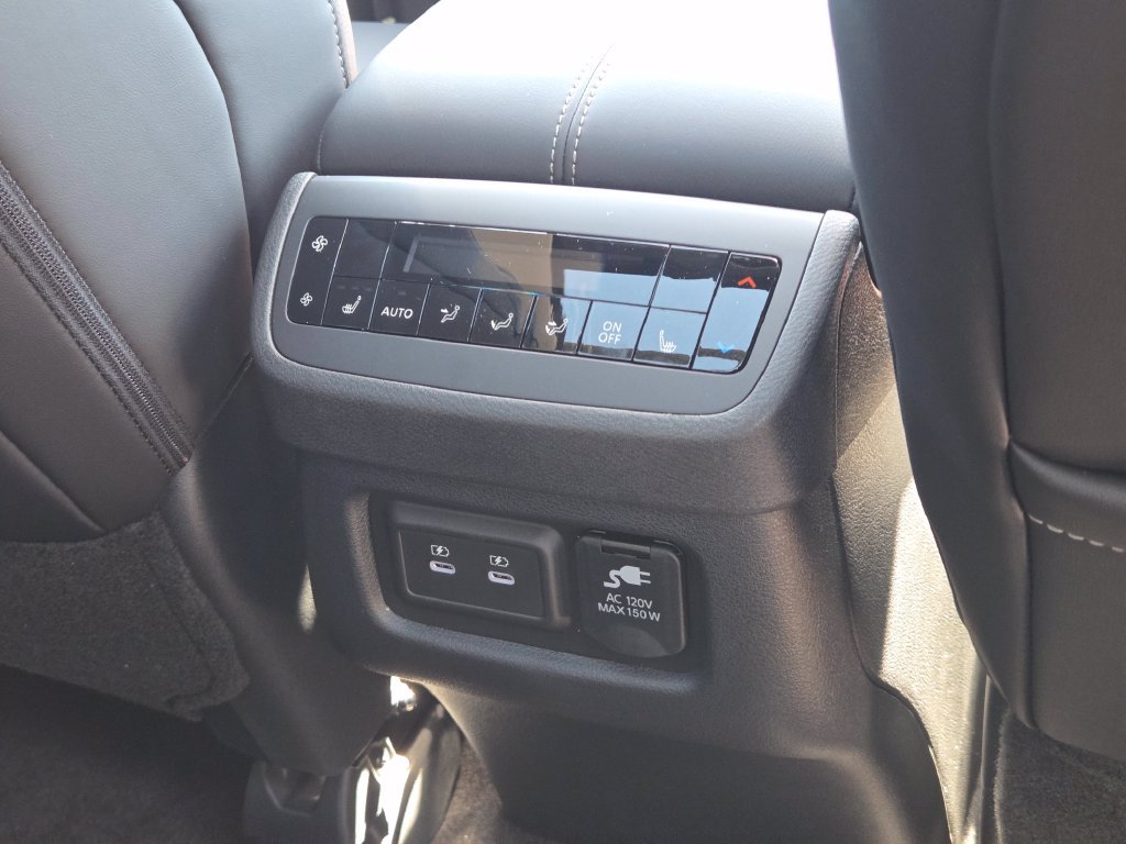 New 2026 Nissan Pathfinder Platinum w/ Accent Package AWD/4WD image 16