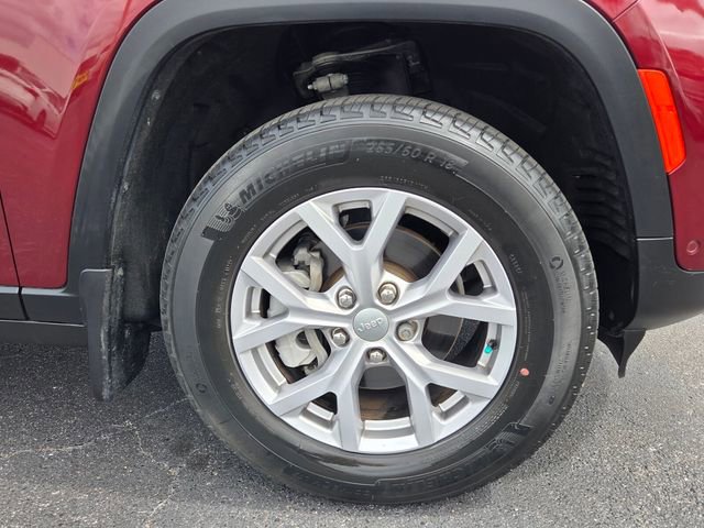 Certified 2022 Jeep Grand Cherokee Limited w/ Luxury Tech Group II image 9