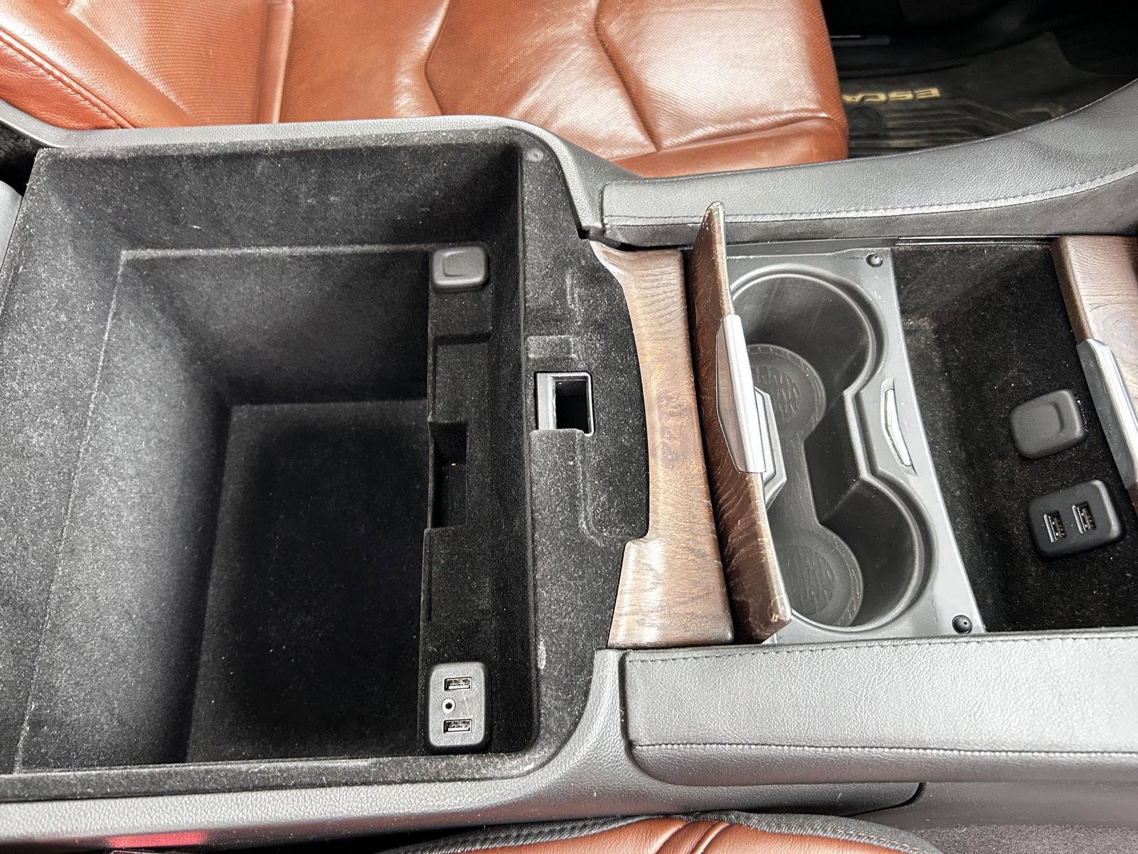 Used 2017 Cadillac Escalade Luxury image 29