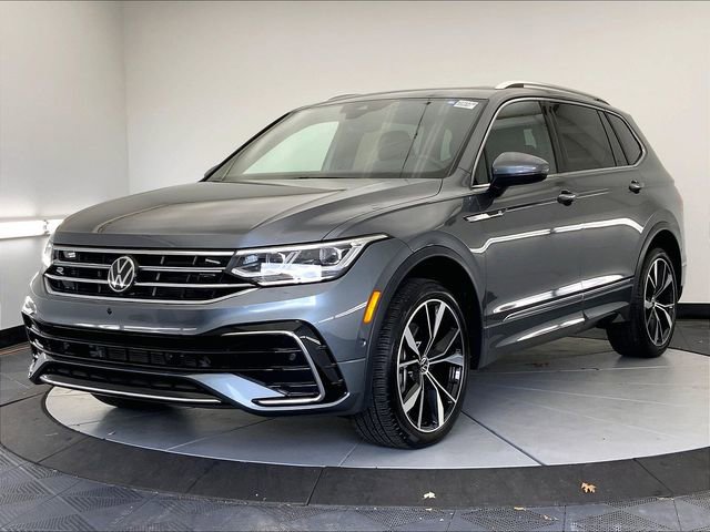 Certified 2022 Volkswagen Tiguan SEL R-Line image 2