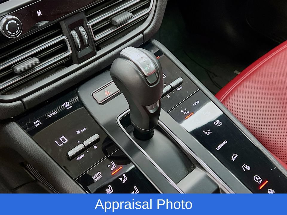 Certified 2023 Porsche Macan AWD/4WD image 19