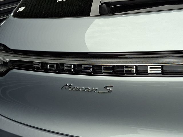 Certified 2026 Porsche Macan S AWD/4WD image 32