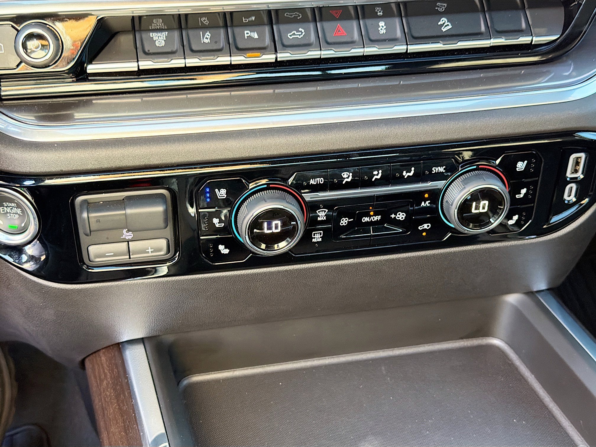 Used 2025 Chevrolet Silverado 2500 High Country w/ Technology Package image 34