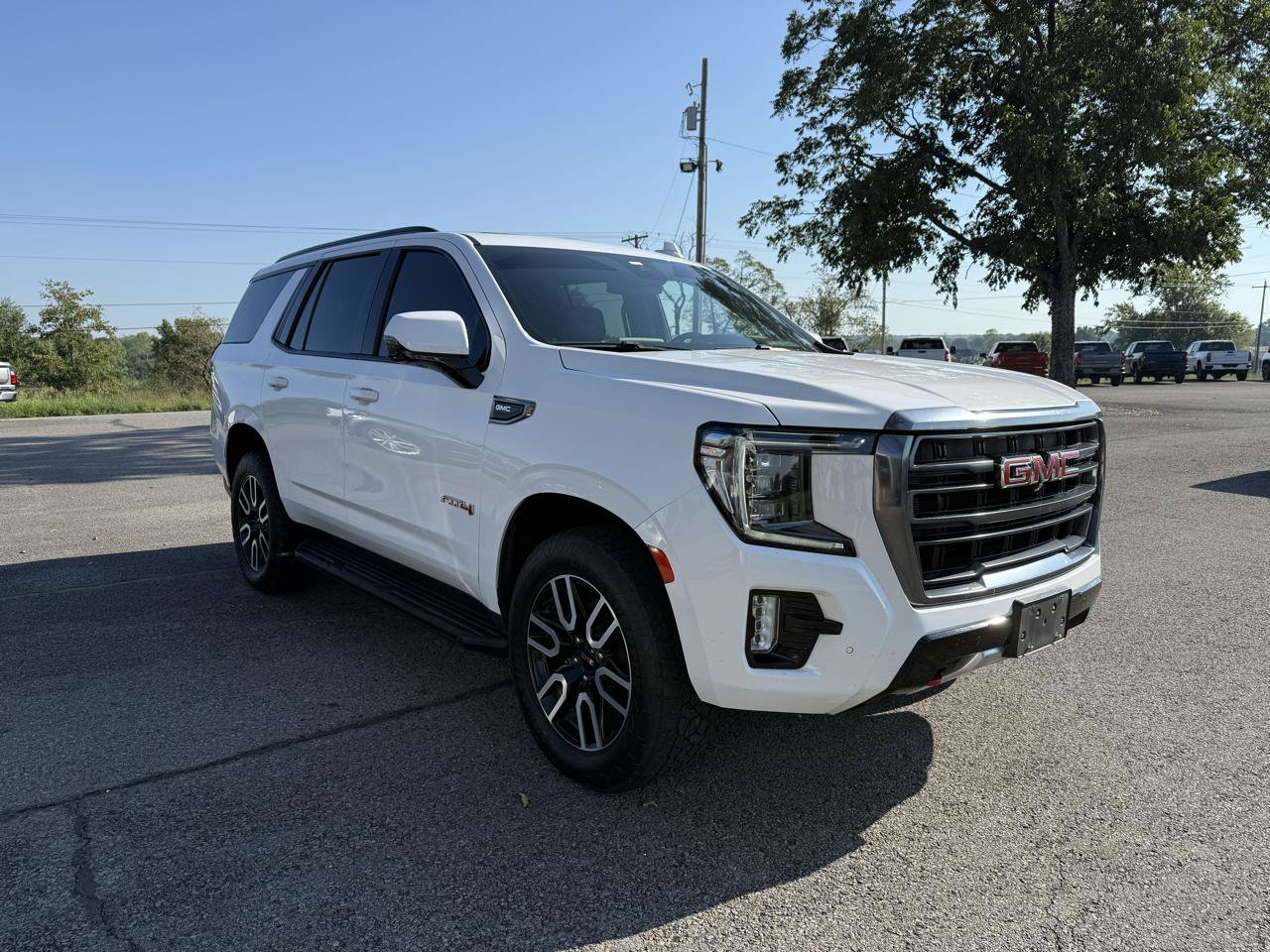 Used 2024 GMC Yukon AT4 w/ Technology Package AWD/4WD image 5