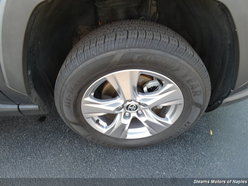 Used 2023 Toyota RAV4 XLE w/ Convenience Package FWD image 17