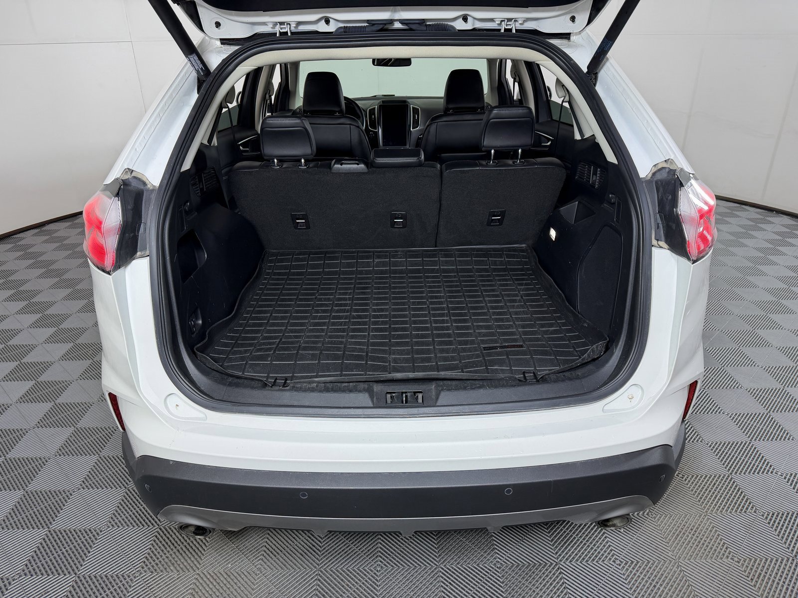 Used 2022 Ford Edge Titanium image 7