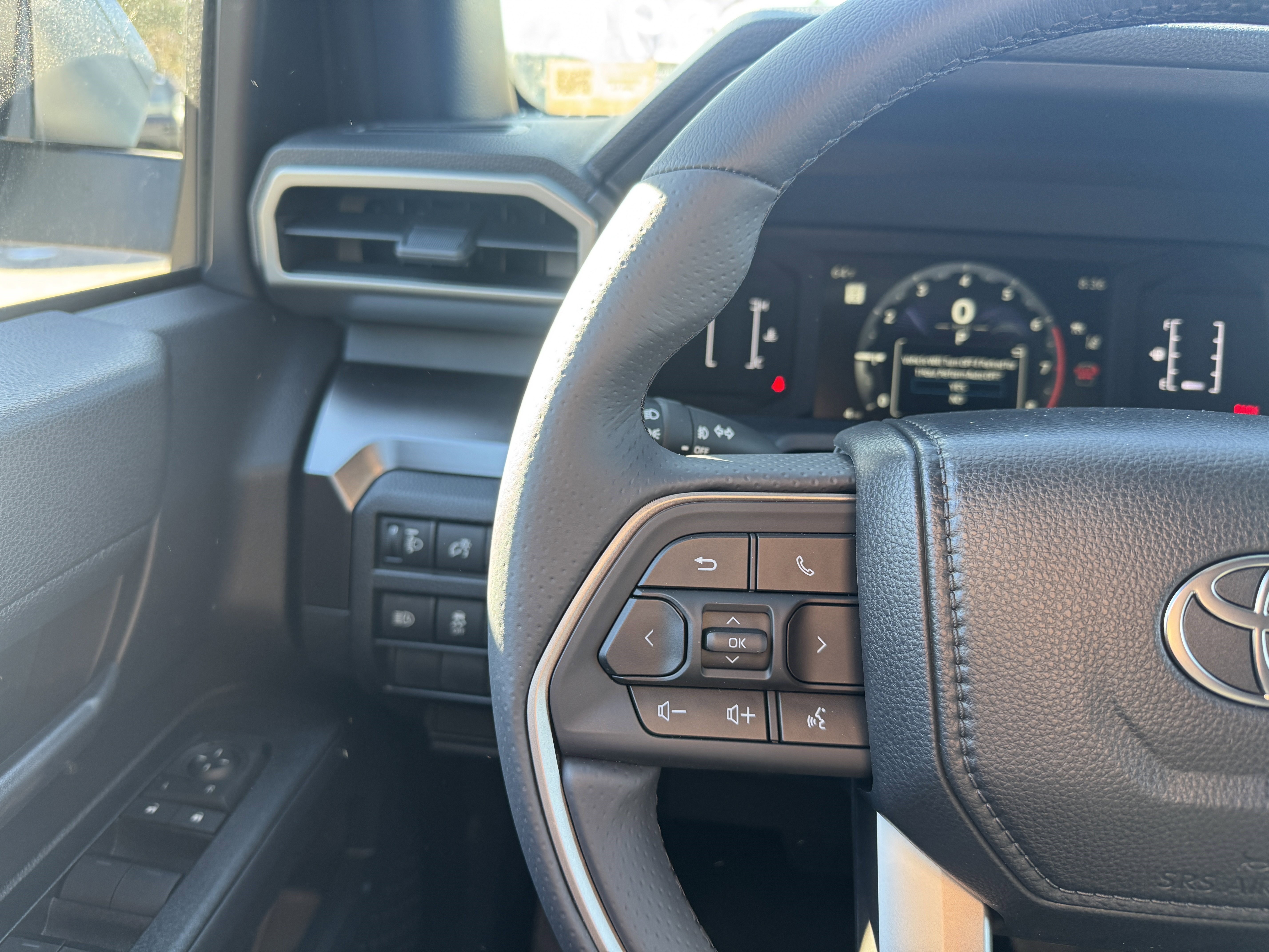 New 2026 Toyota 4Runner SR5 AWD/4WD image 28