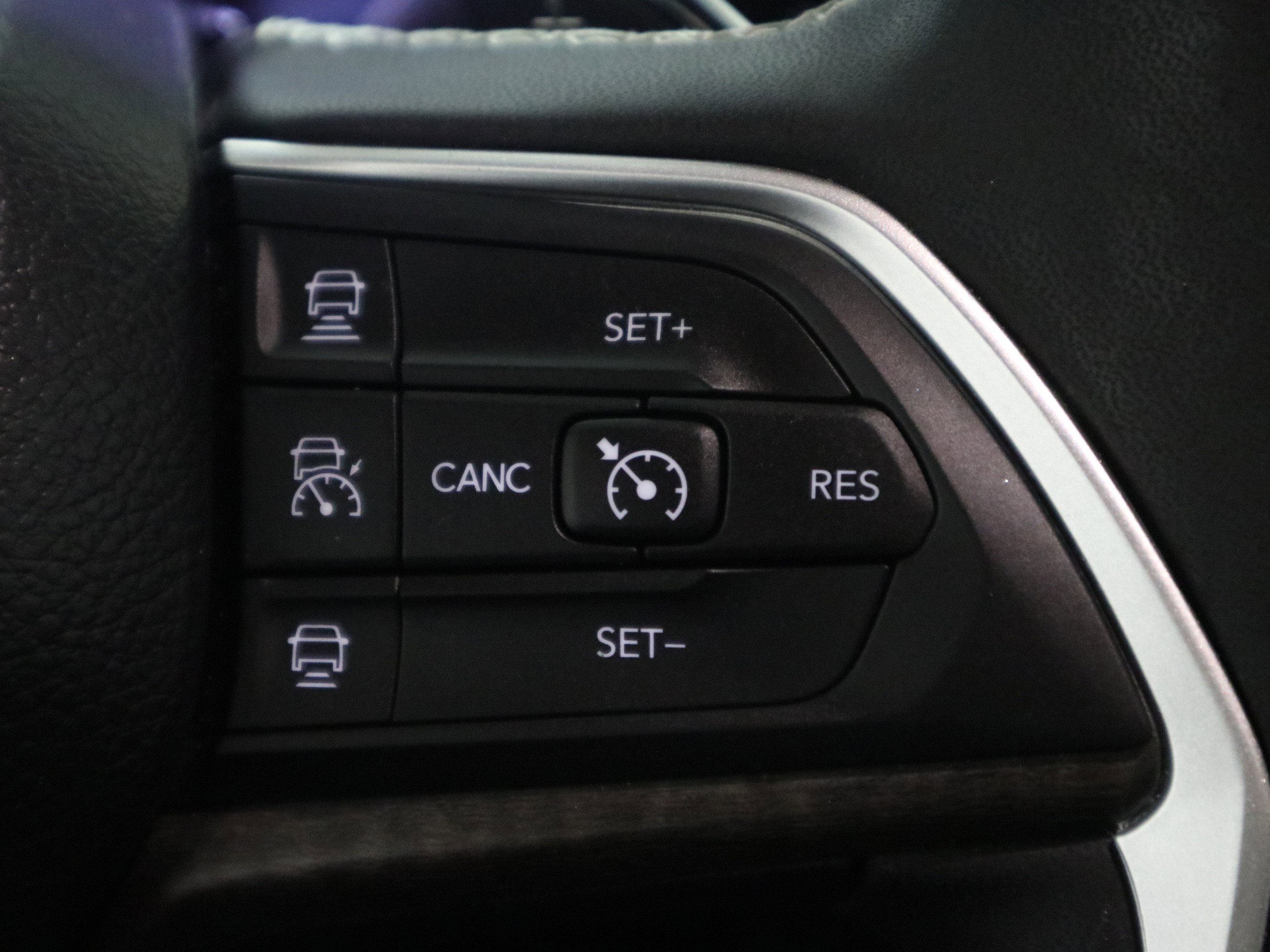 Used 2025 Jeep Grand Cherokee L Limited w/ Trailer Tow Package image 31