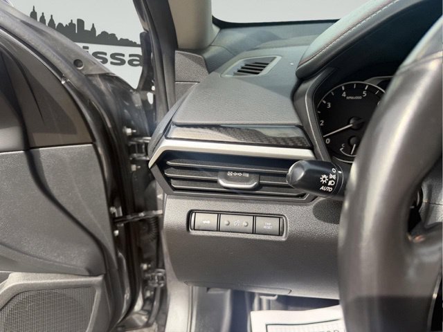 Used 2024 Nissan Altima 2.5 SR w/ SR Premium Package FWD image 15