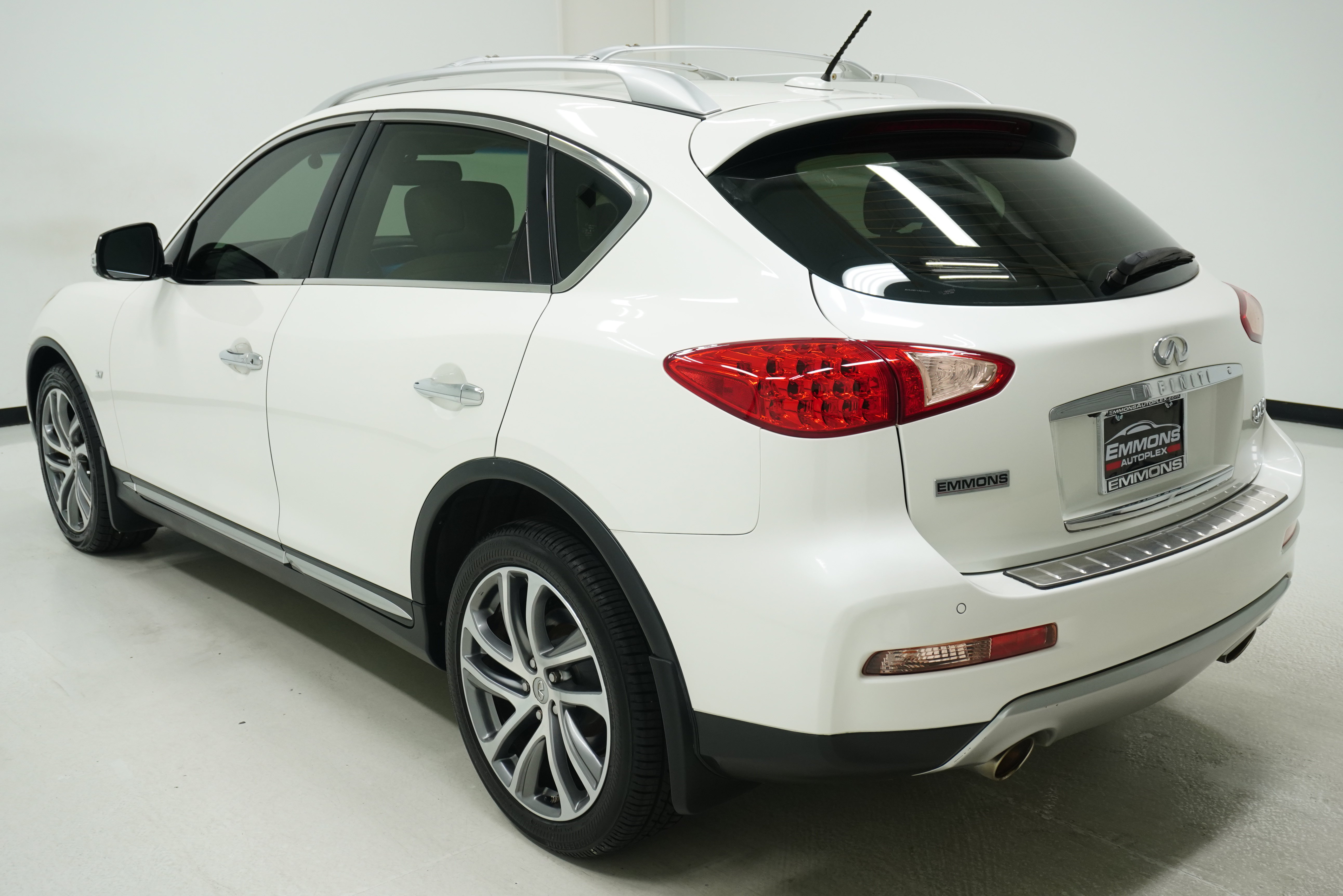Used 2017 INFINITI QX50 2WD w/ Technology Package image 5