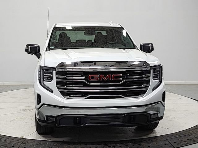Used 2025 GMC Sierra 1500 SLT image 2