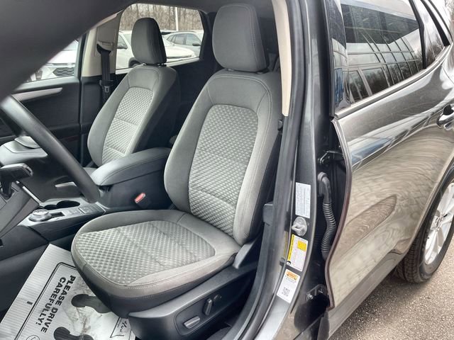 Used 2020 Ford Escape SE image 18