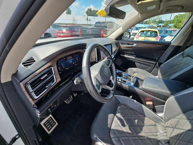 Used 2024 Volkswagen Atlas SEL Premium R-Line AWD/4WD image 11