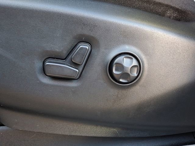 Used 2024 Chrysler Pacifica Touring-L image 26