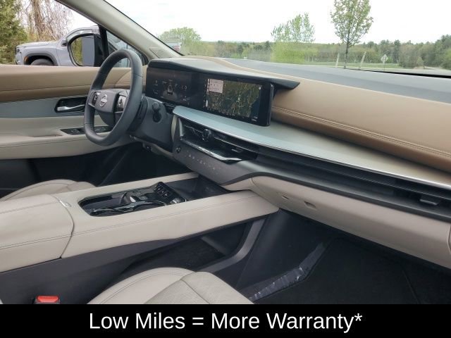 Certified 2025 Nissan Murano Platinum w/ Cargo Package AWD/4WD image 11