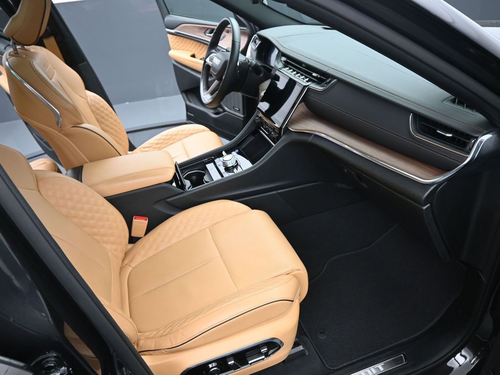 Used 2024 Jeep Grand Cherokee L Summit w/ Advanced Protech Group IV image 19