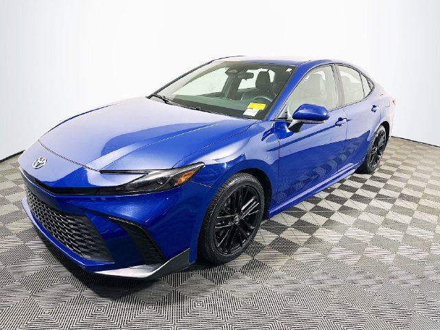 Certified 2025 Toyota Camry SE FWD image 5