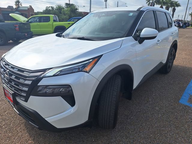 Certified 2026 Nissan Rogue SV FWD image 3