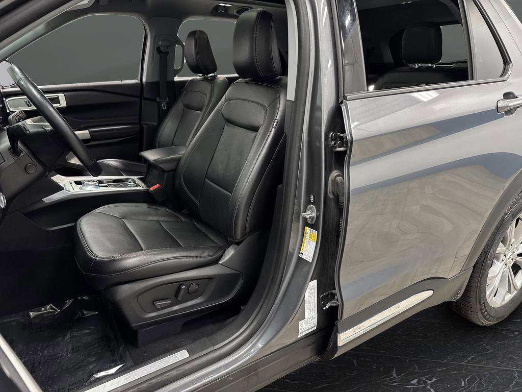 Used 2023 Ford Explorer Limited image 4
