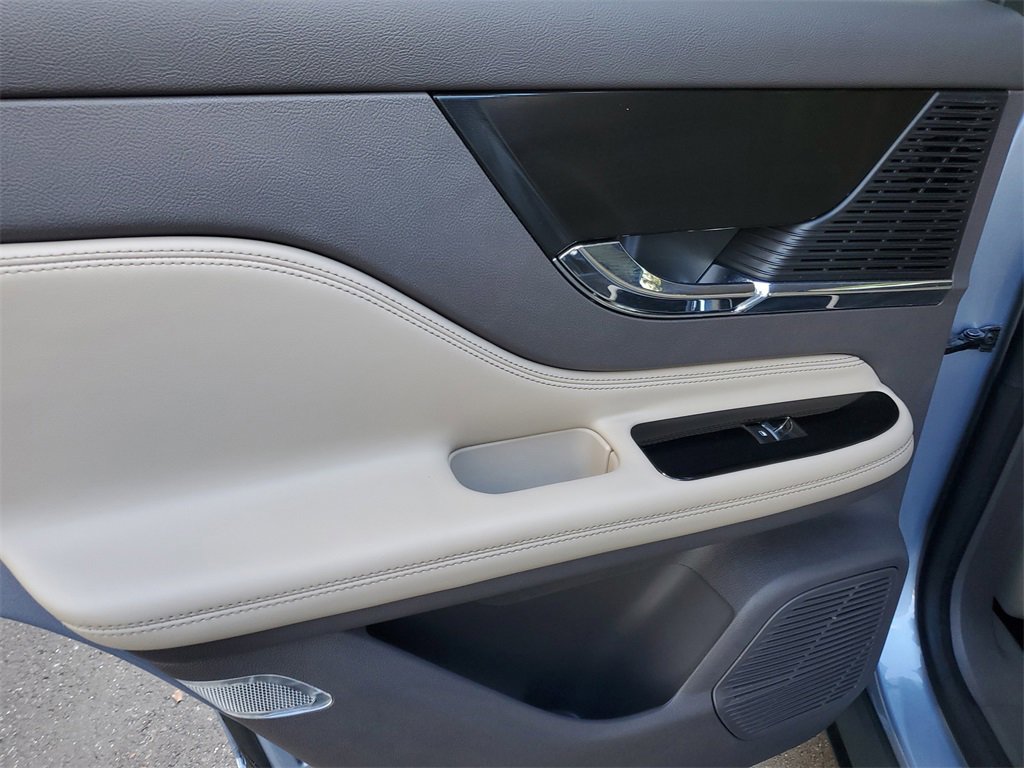 Used 2022 Lincoln Corsair FWD image 9