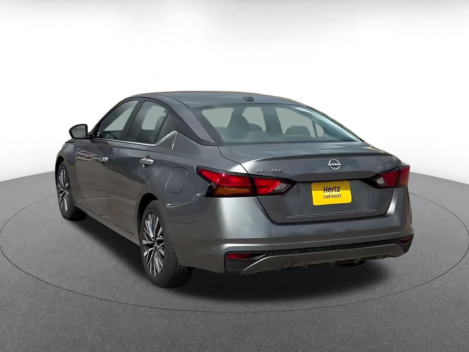 Used 2025 Nissan Altima 2.5 SV FWD image 10