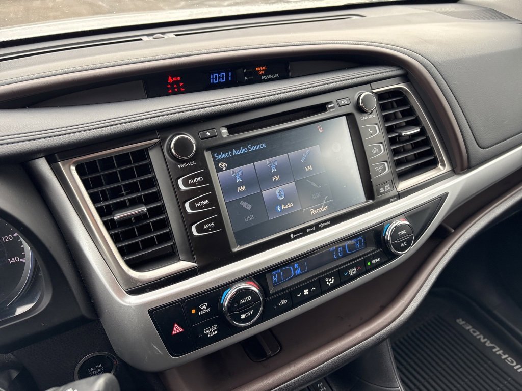 Used 2018 Toyota Highlander XLE image 16