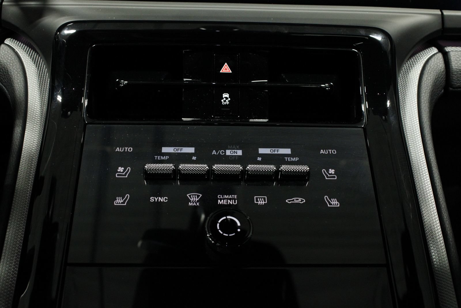 Certified 2025 Porsche Panamera 4 AWD/4WD image 34