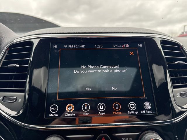 Used 2021 Jeep Grand Cherokee Limited w/ Trailer Tow Group IV image 34