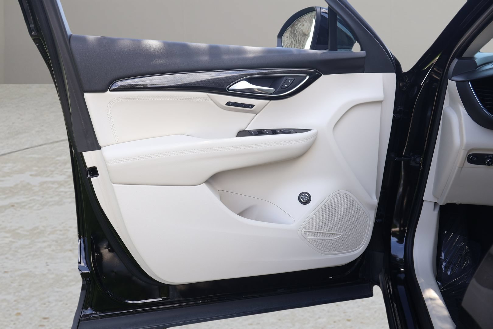 Used 2021 Buick Envision Essence FWD image 9
