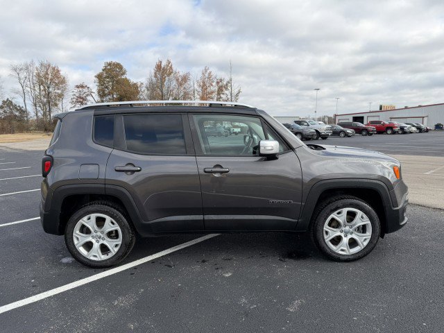 Used 2016 Jeep Renegade Limited image 5