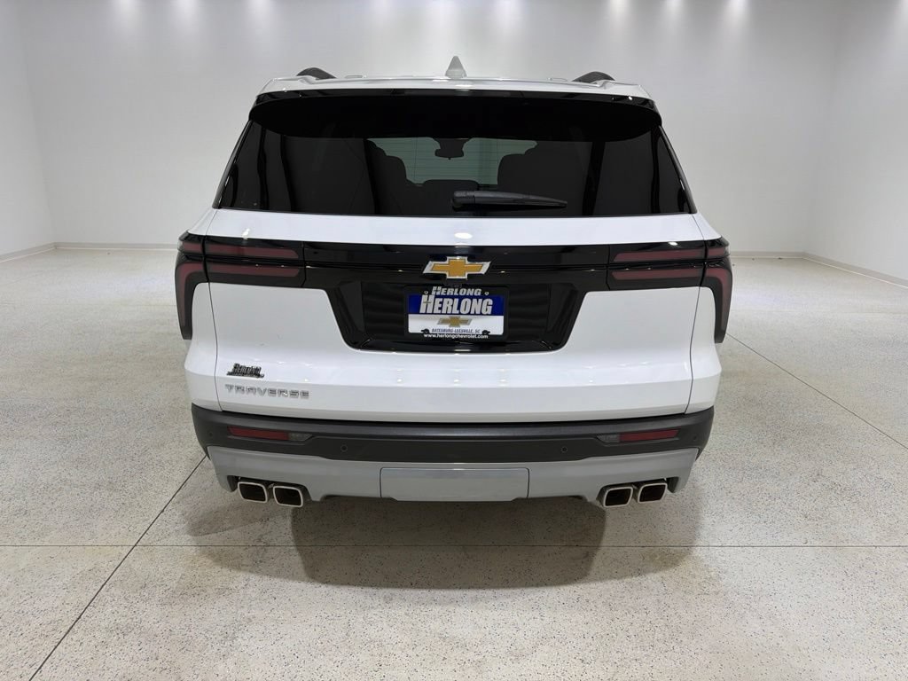 Used 2025 Chevrolet Traverse LT w/ LPO, Floor Liner Package FWD image 4