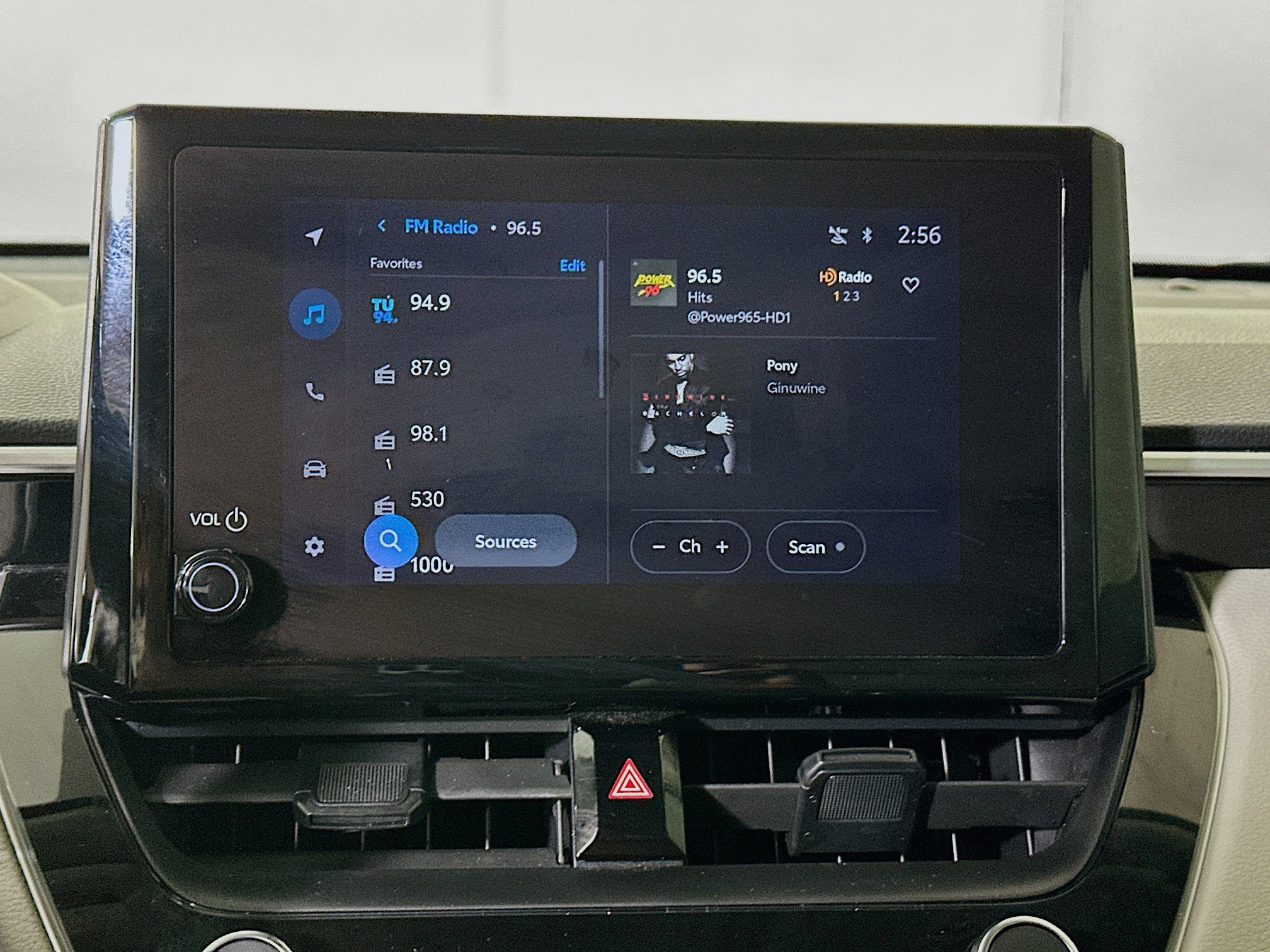 Used 2023 Toyota Corolla Cross LE image 24