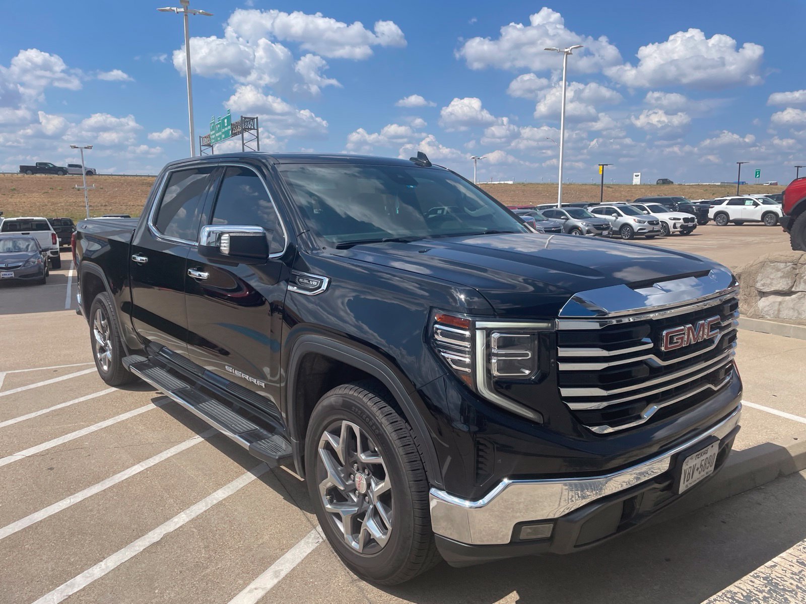 Used 2023 GMC Sierra 1500 SLT w/ SLT Premium Package AWD/4WD image 25