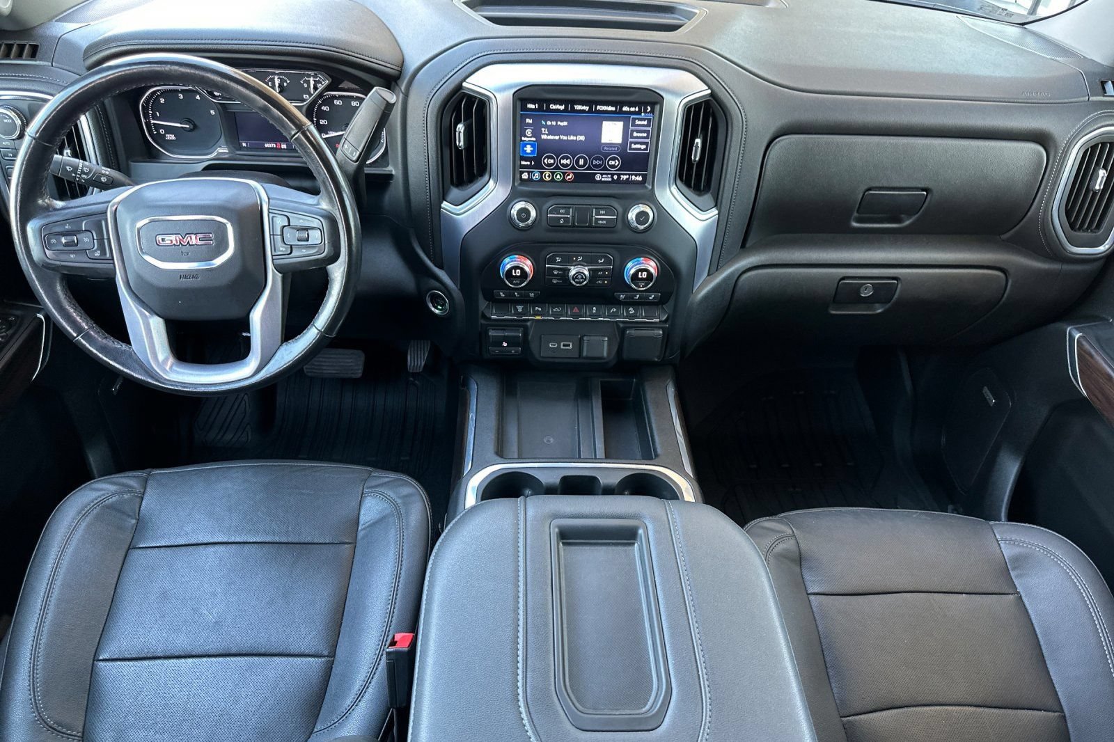Used 2021 GMC Sierra 2500 SLT w/ SLT Preferred Package AWD/4WD image 14