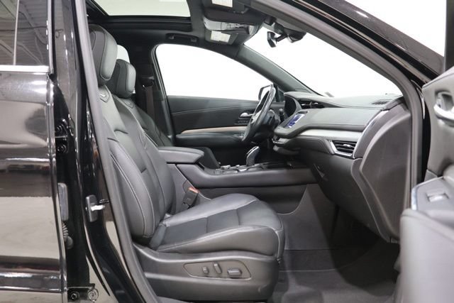 Used 2023 Cadillac XT4 Premium Luxury w/ Driver Assist Package AWD/4WD image 37