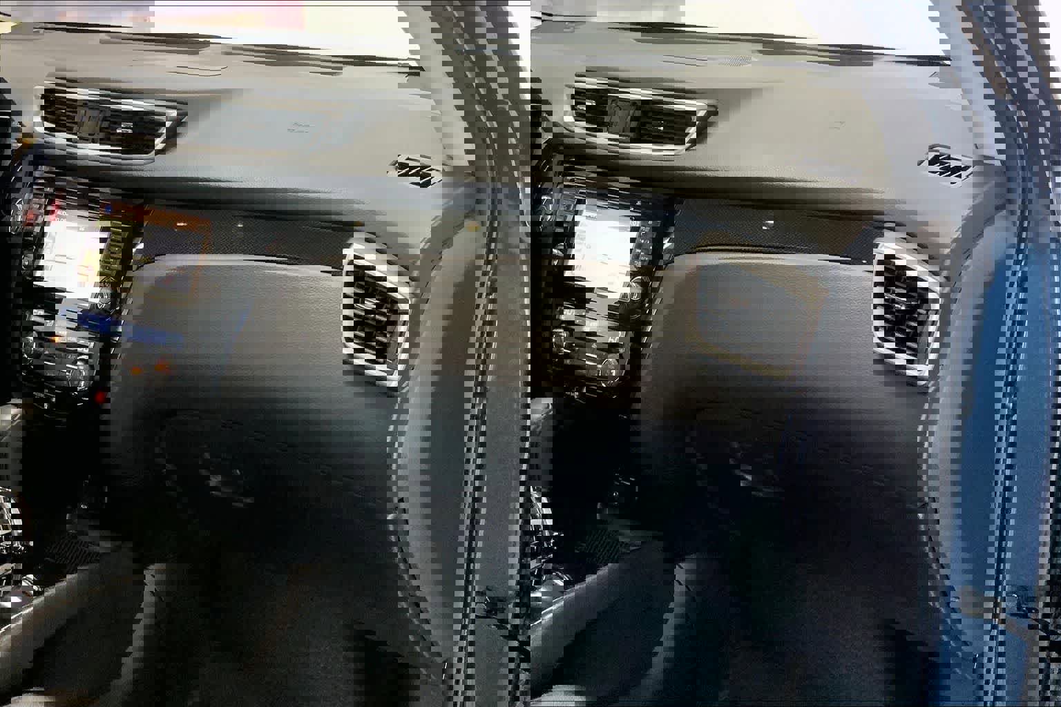 Used 2016 Nissan Rogue SL w/ SL Premium Package image 21