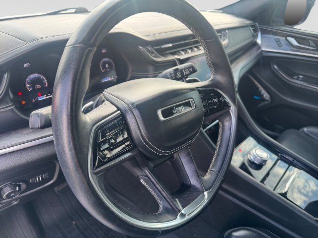 Used 2022 Jeep Grand Cherokee L Overland w/ Luxury Tech Group IV RWD image 13